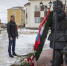С цветами к обелиску в этот день пришли заместители губернатора НАО Андрей Блощинский и Валентина Зганич / Фото Алексея Орлова - Няръяна вындер